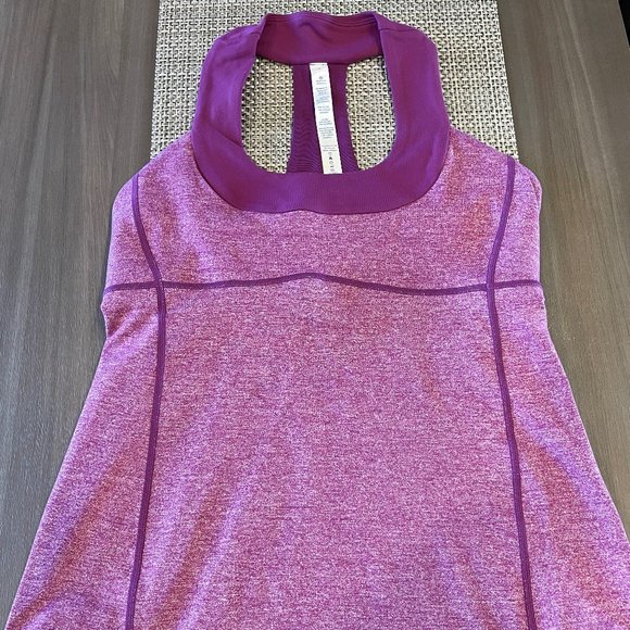 Lululemon top -- great condition
